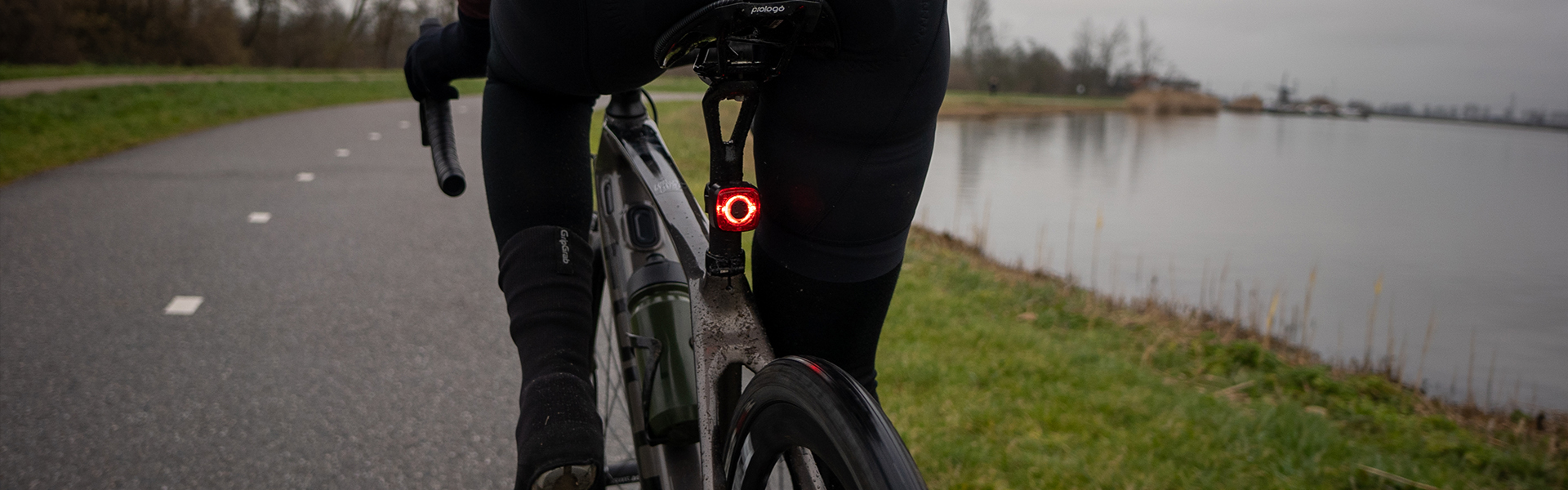 Sate-lite ebike light ISO6742-1 AS GB BS eletric bike tail light with ECE reflector mount on rear render